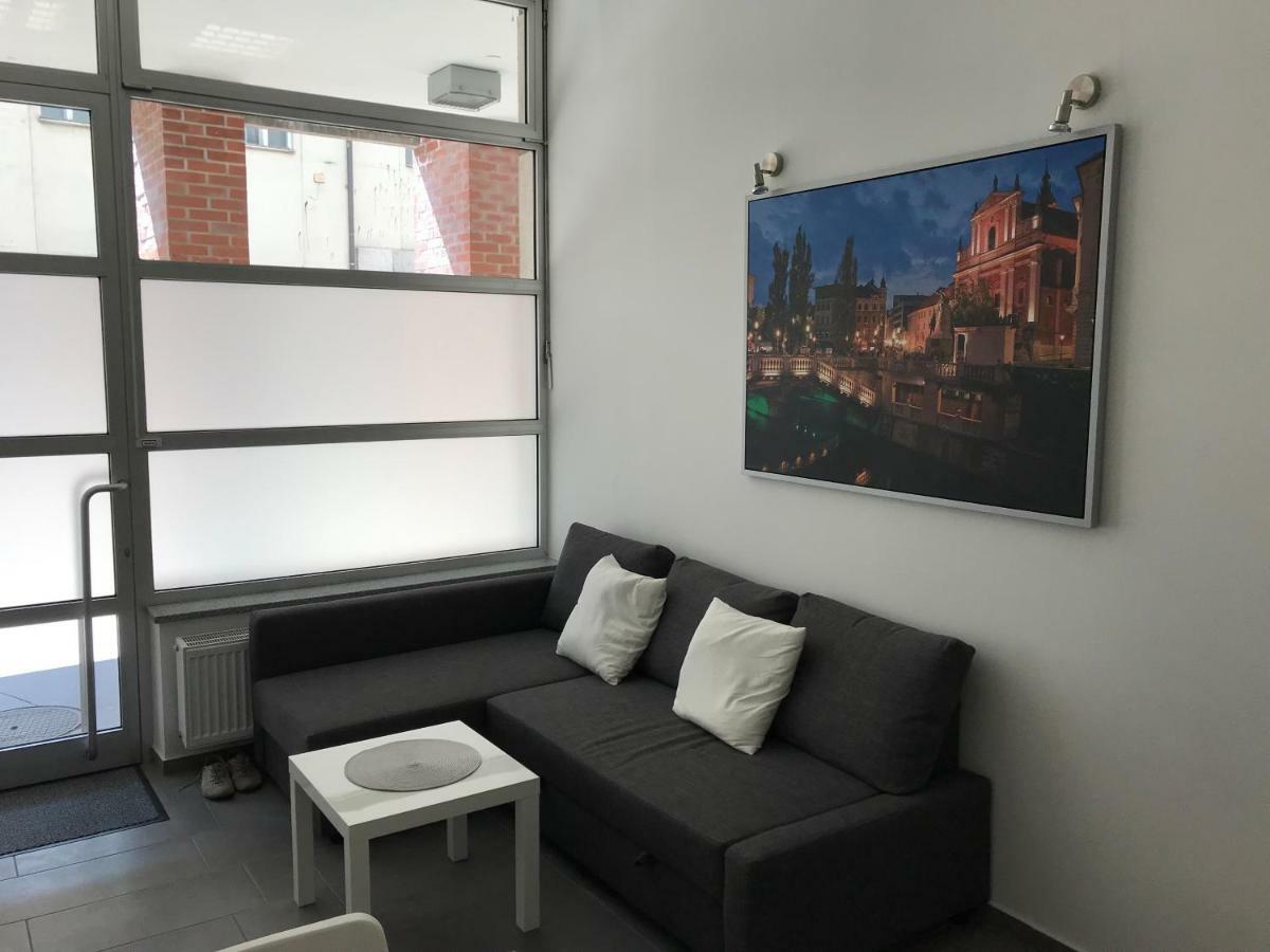 Viktor Apartment Ljubljana Bagian luar foto